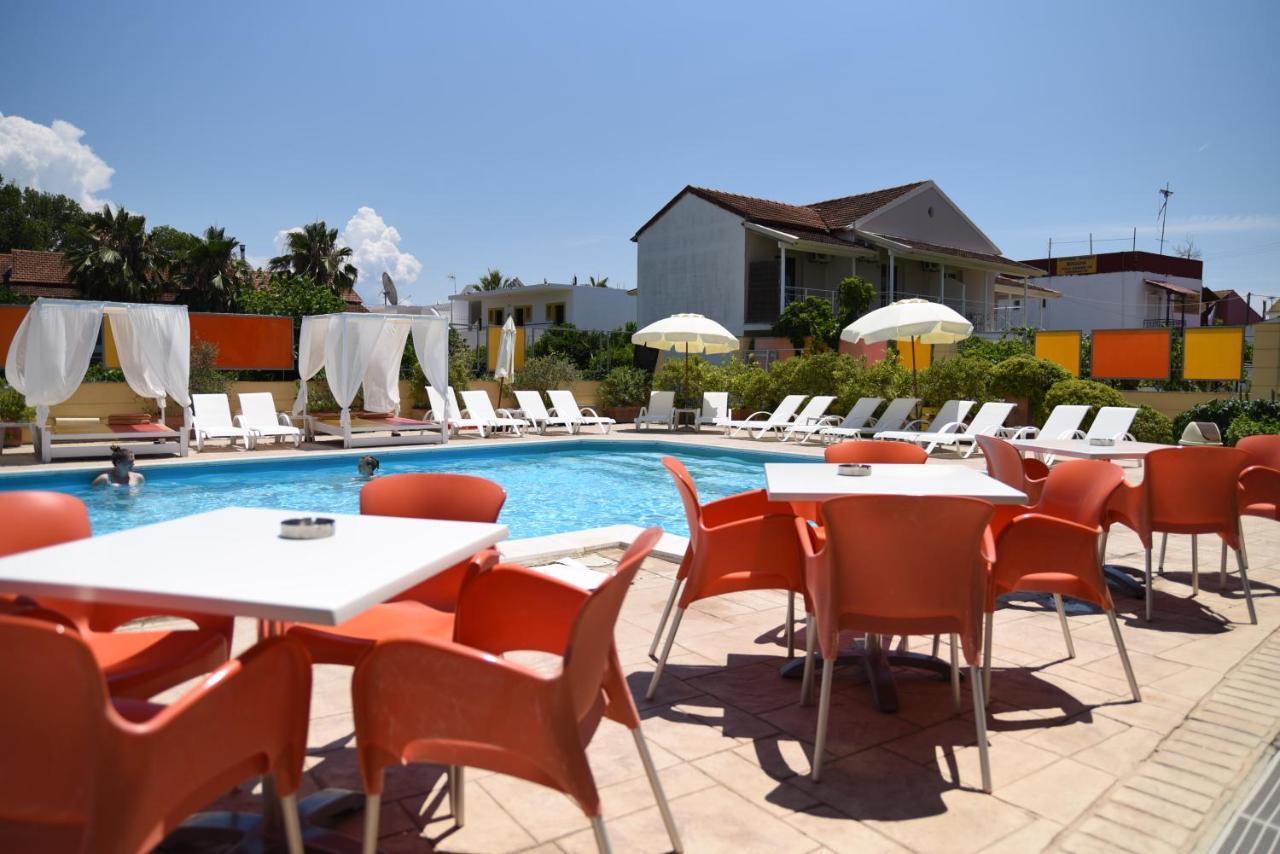 Kavos Central Extérieur photo