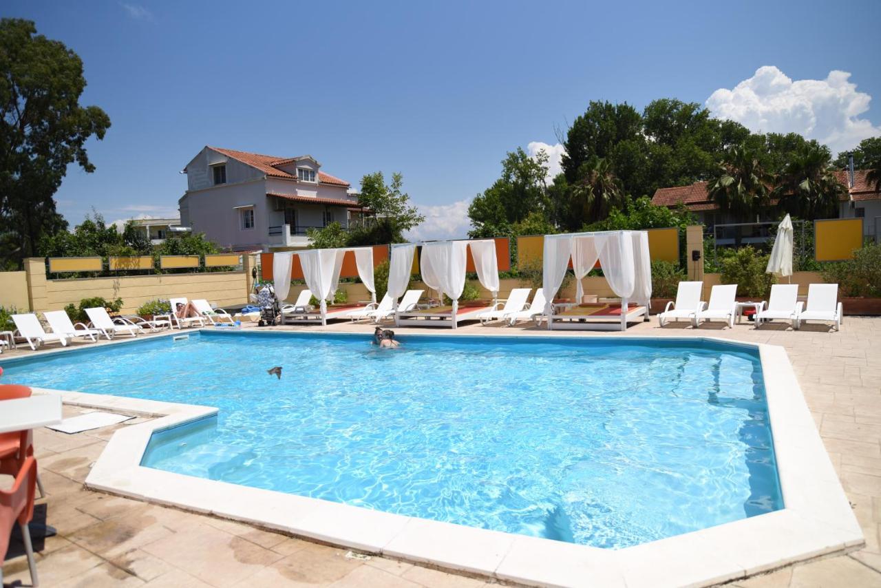 Kavos Central Extérieur photo