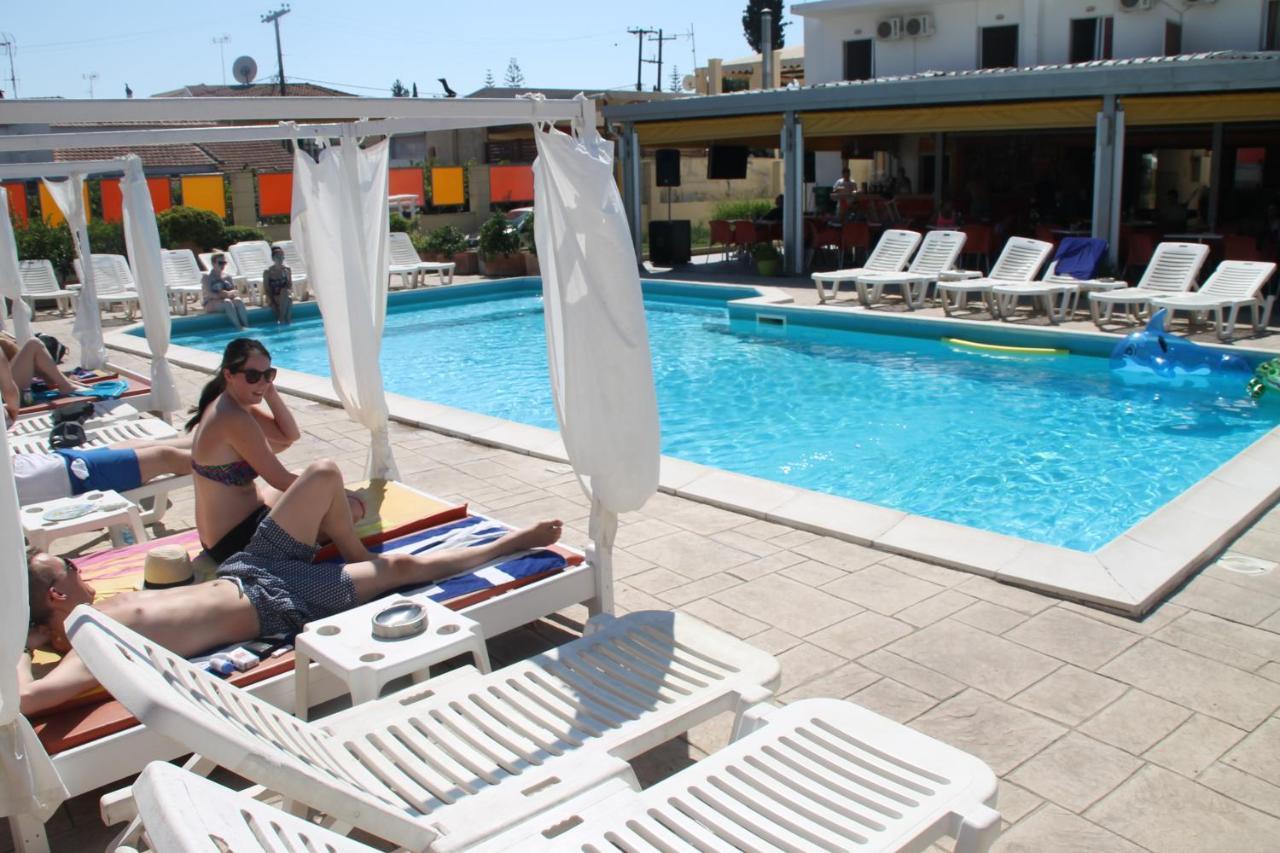 Kavos Central Extérieur photo
